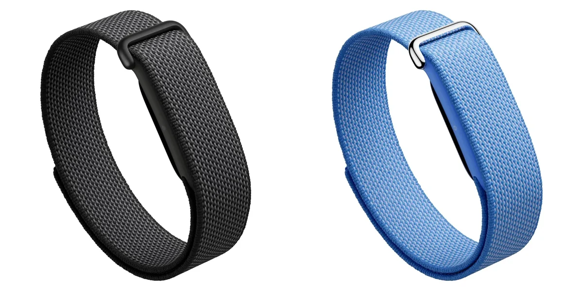 Fitbit Air screenless tracker in the Obsidian and Lavender fabric bands
