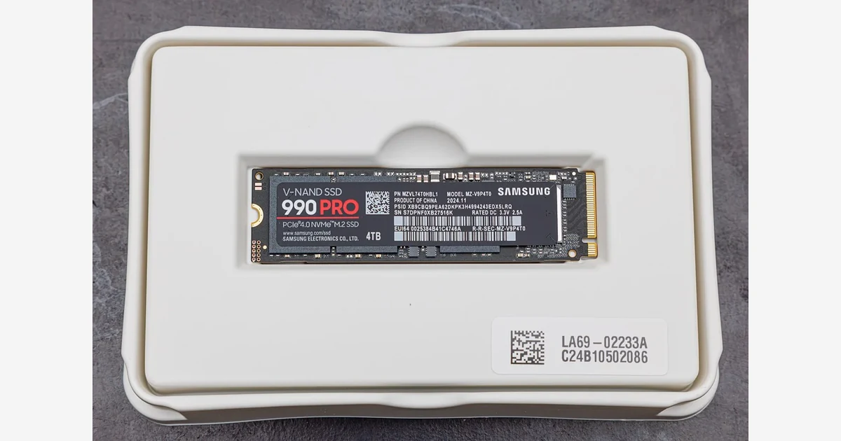Samsung 990 Pro NVMe solid state drive